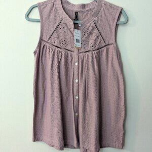 NEW North River Outfitters Dusty Mauve Sleeveless Button Front Top. Size Small.